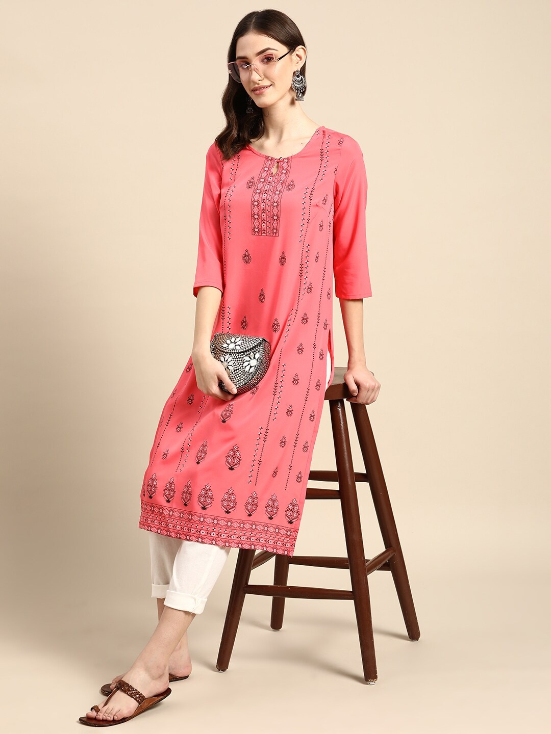 

Sangria Women Pink & Black Ethnic Motifs Printed Keyhole Neck Kurta