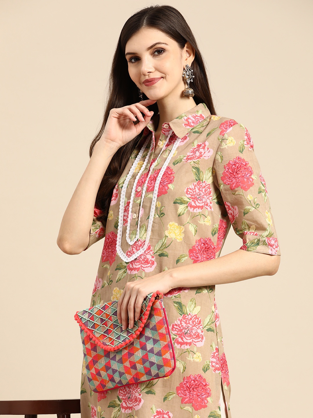 

Sangria Women Beige & Pink Pure Cotton Floral Printed Lace Detail Detail Straight Kurta