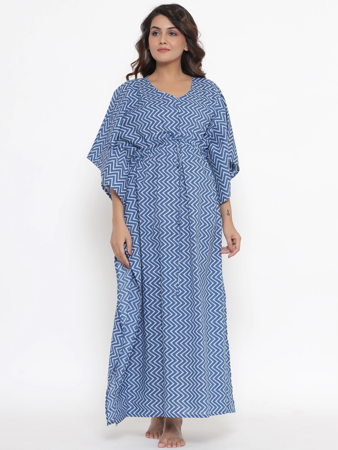 

Ikk Kudi by Seerat Blue Printed Maxi Nightdress