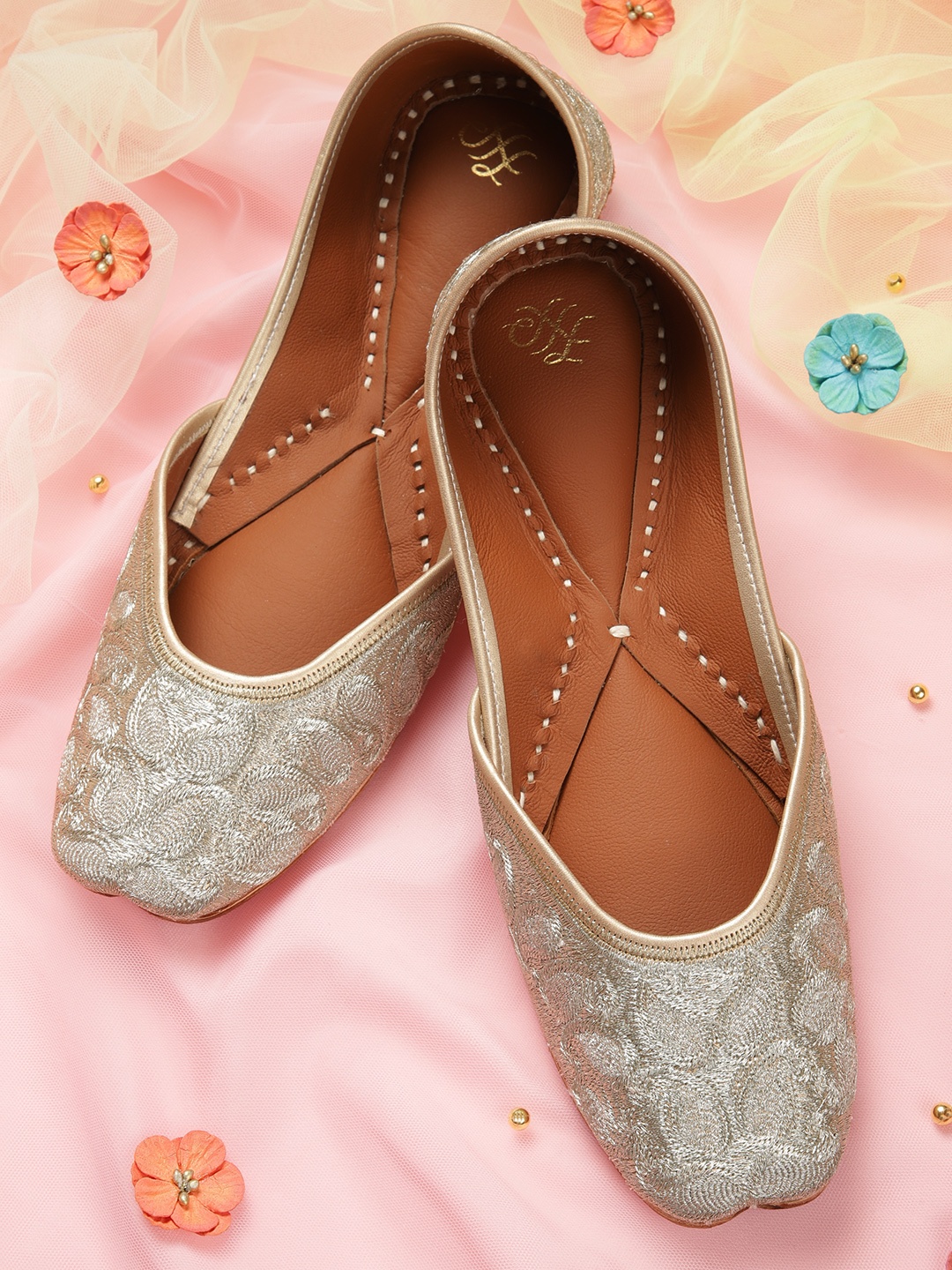

House of Pataudi Women Paisley Woven Design Ethnic Mojaris, Champagne