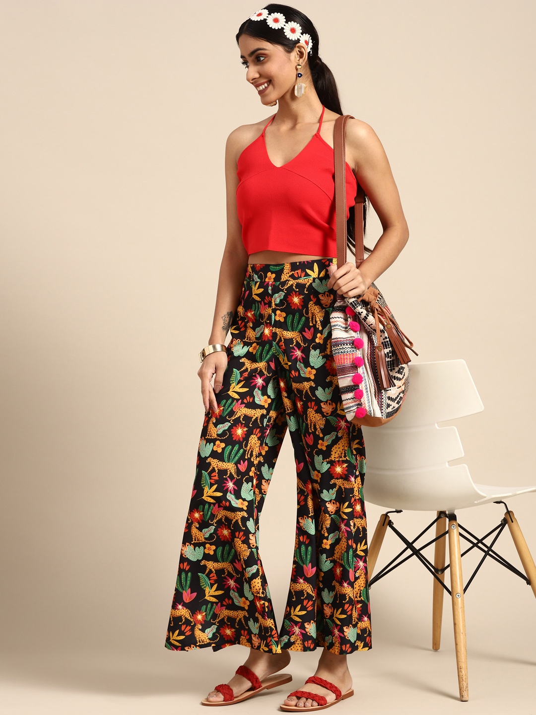 

Sangria Women Navy Blue & Yellow Floral Printed Palazzos