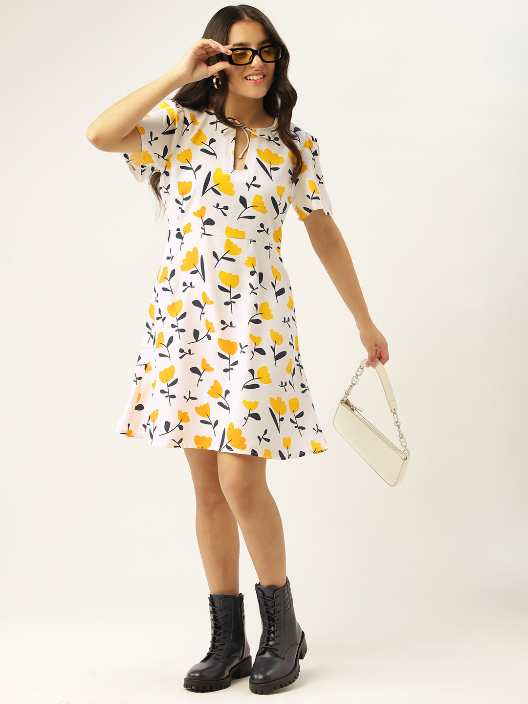 

DressBerry Teen Girls White & Yellow Floral Print Tie-Up Neck A-Line Dress