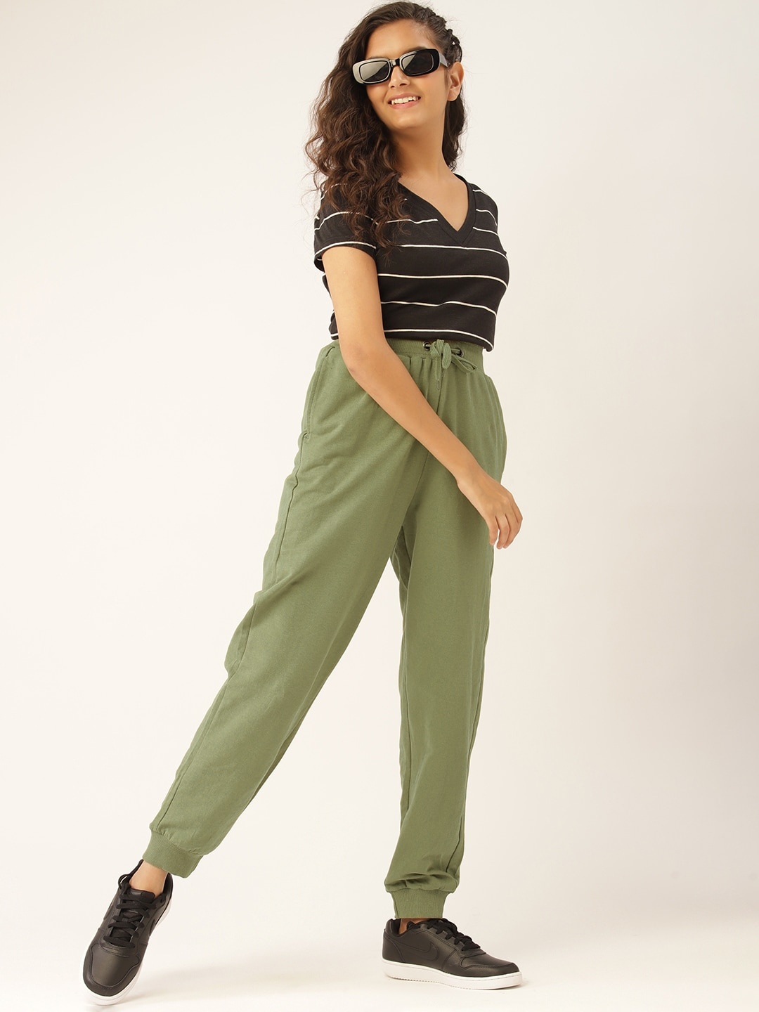 

DressBerry Girls Olive Pure Cotton Solid Joggers