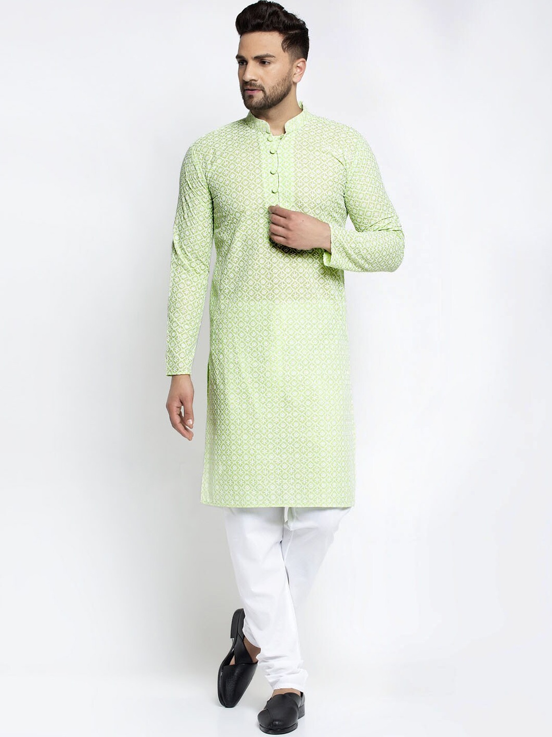 

Jompers Men Green Embroidered Chikankari Pure Cotton Kurta with Pyjamas