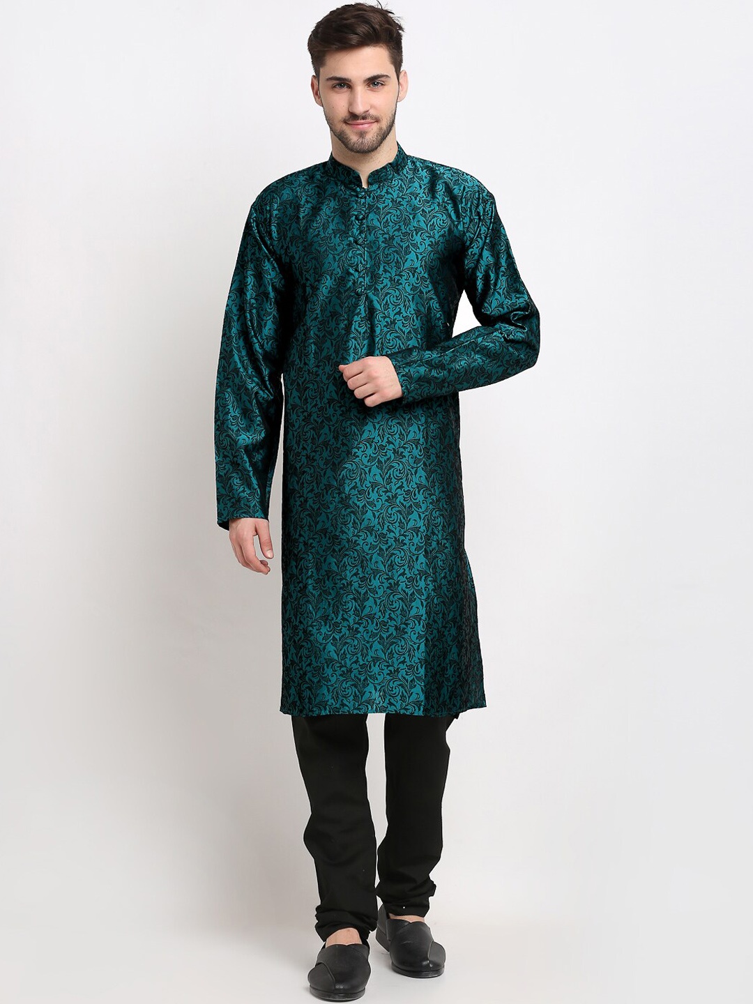 

Jompers Men Green & Black Kurta with Pyjamas