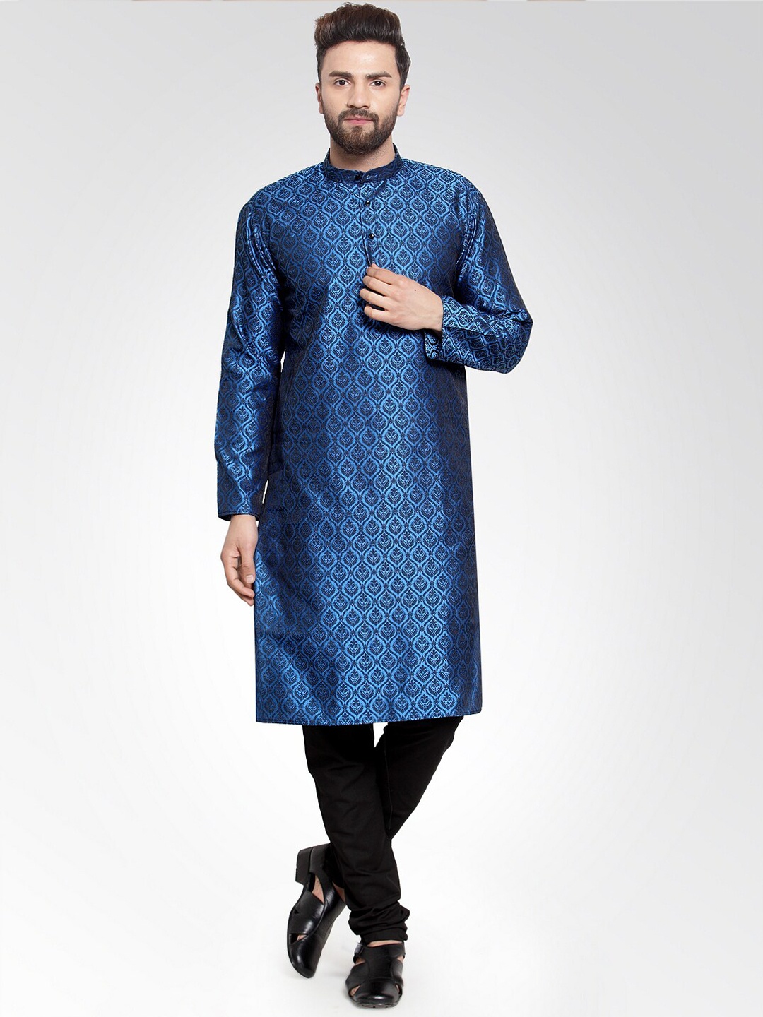 

Jompers Men Blue Ethnic Motifs Kurta with Churidar