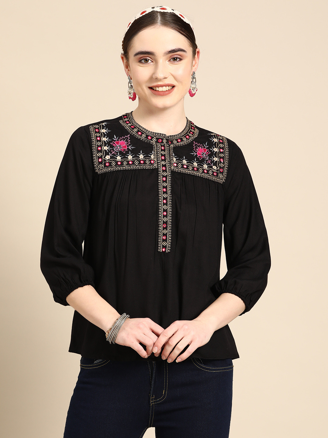 

Sangria Embroidered Top, Black