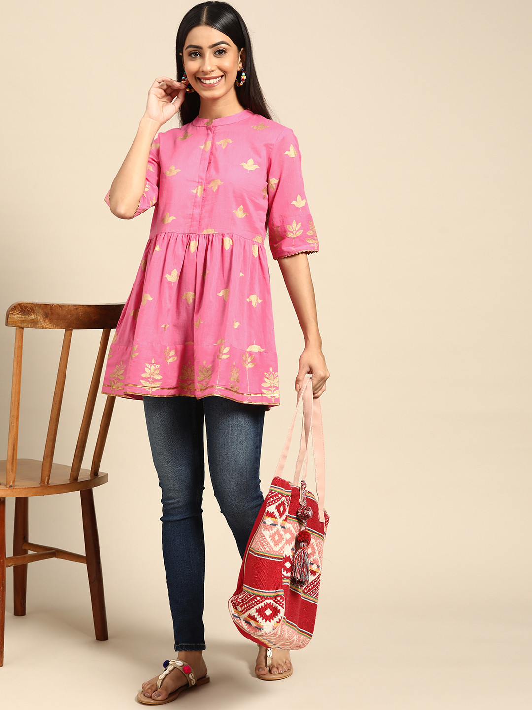 

Sangria Pink & Golden Floral Print Mandarin Collar Top