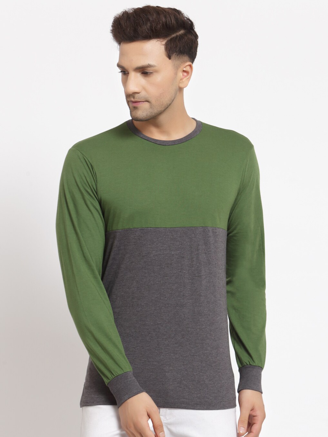 

Kalt Men Green Colourblocked T-shirt