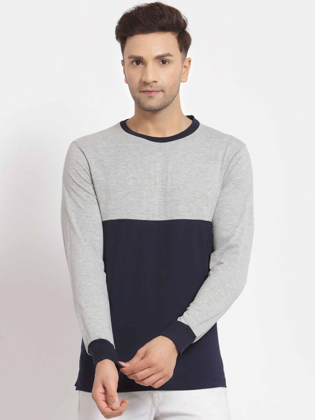 

Kalt Men Navy Blue & Grey Melange Colourblocked T-shirt