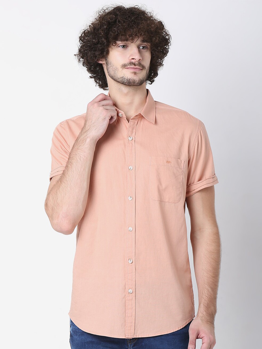 

Mufti Men Peach-Coloured Classic Slim Fit Casual Shirt