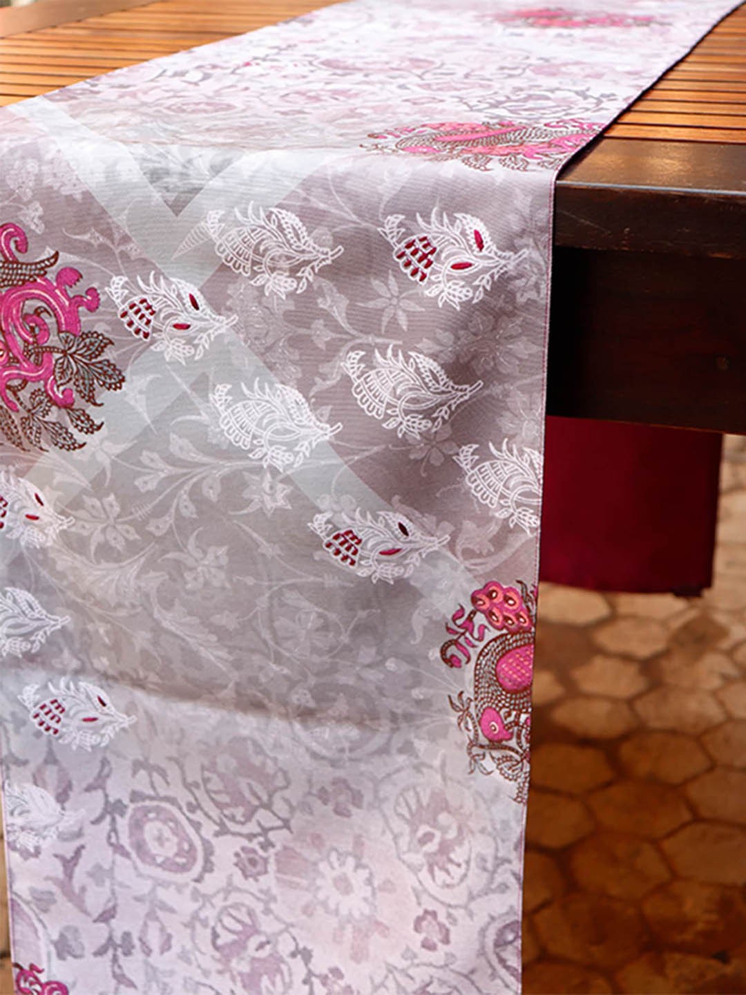 

ZEBA White & Pink Kalamkari Print Table Runner, Multi