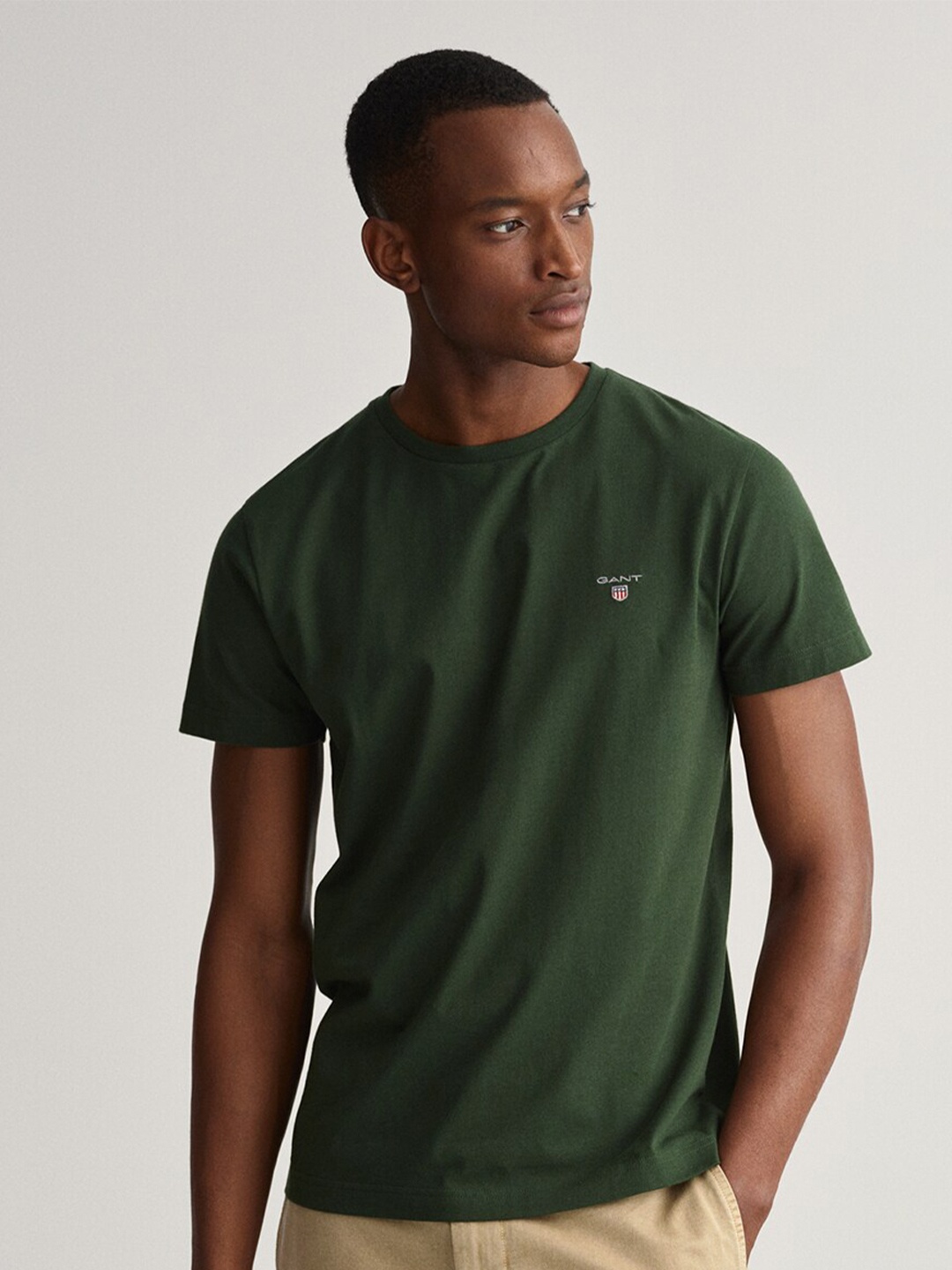 

GANT Men Green Solid Regular Fit Cotton T-shirt