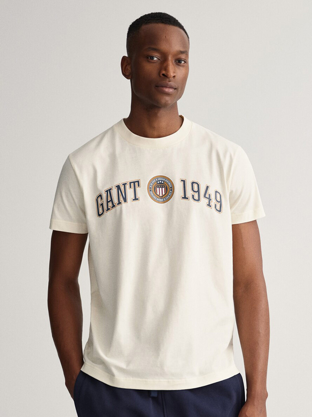 

GANT Men Cream Typography Printed Cotton T-shirt