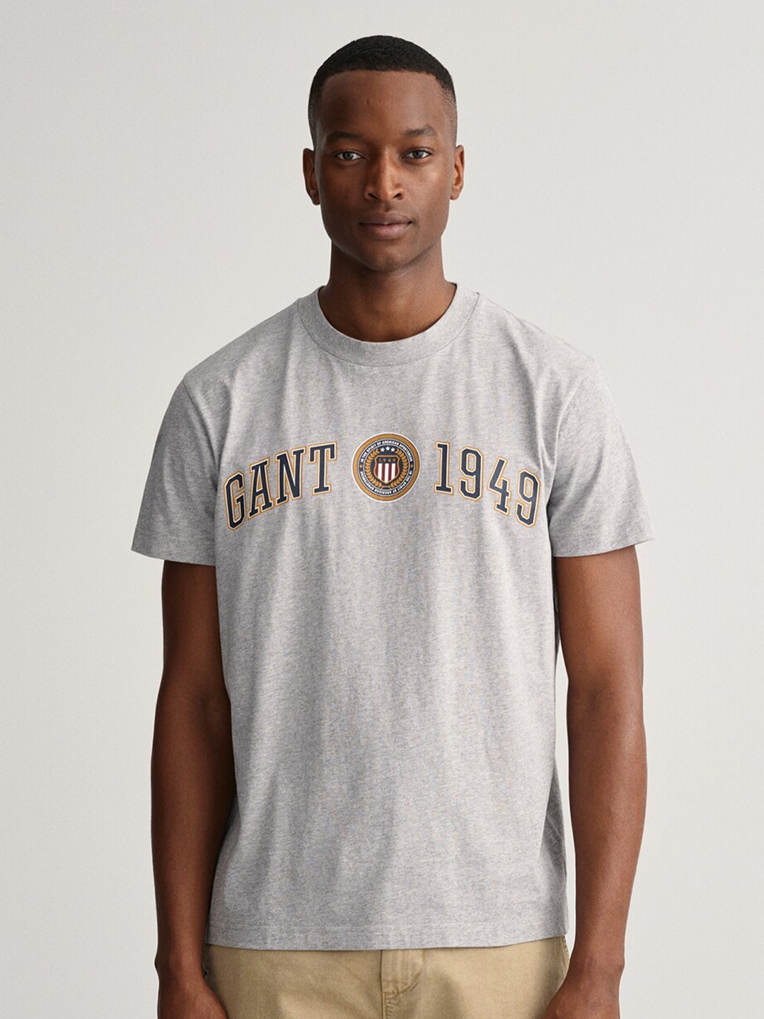 

GANT Men Grey olid Regular Fit Brand Logo Raw Edge T-shirt