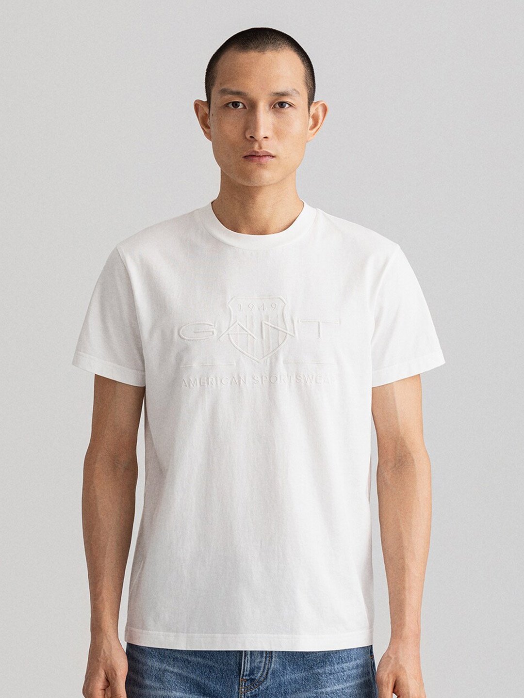 

GANT Men White Printed Monochrome Raw Edge T-shirt