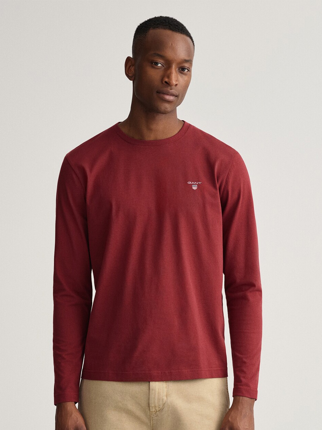 

GANT Men Maroon Solid Regular Fit T-Shirt