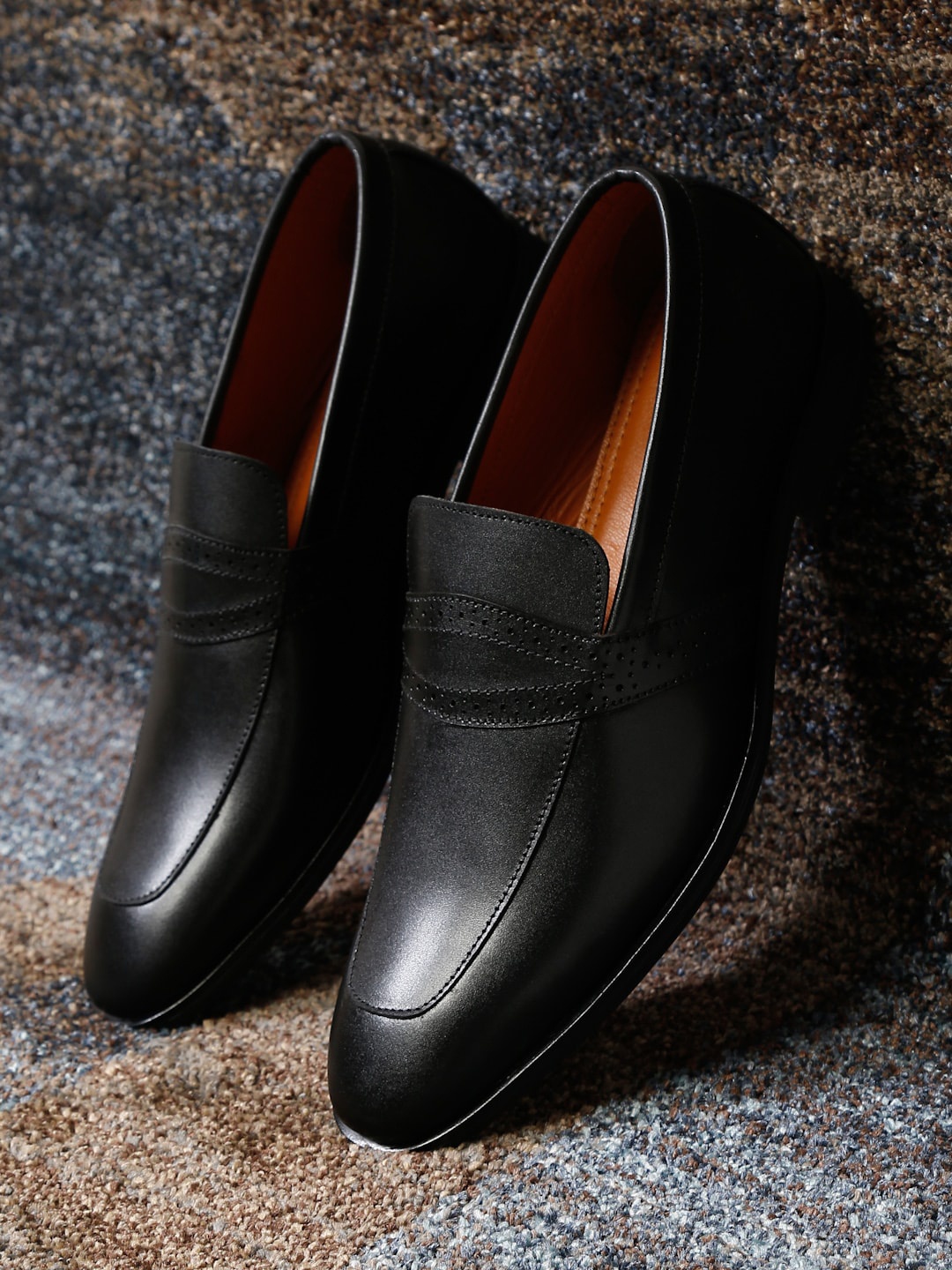 

LOUIS STITCH Men Black Solid Formal Loafers Shoes