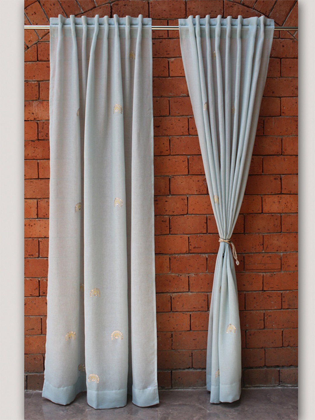 

ZEBA Off White & Gold-Toned Floral Door Curtain