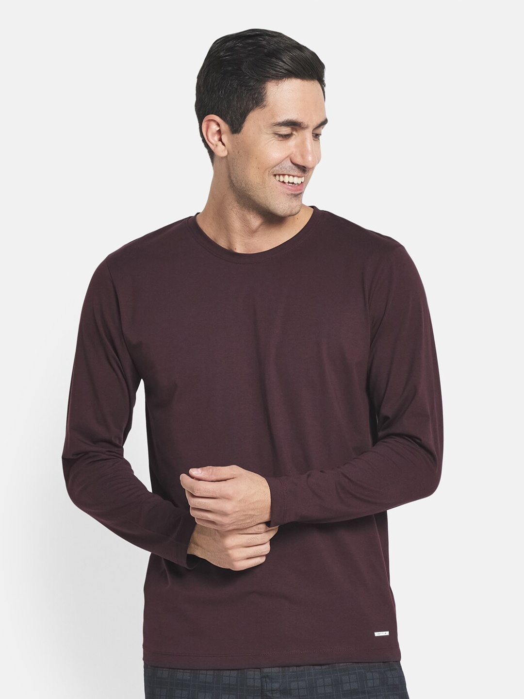 

METTLE Men Maroon T-shirt