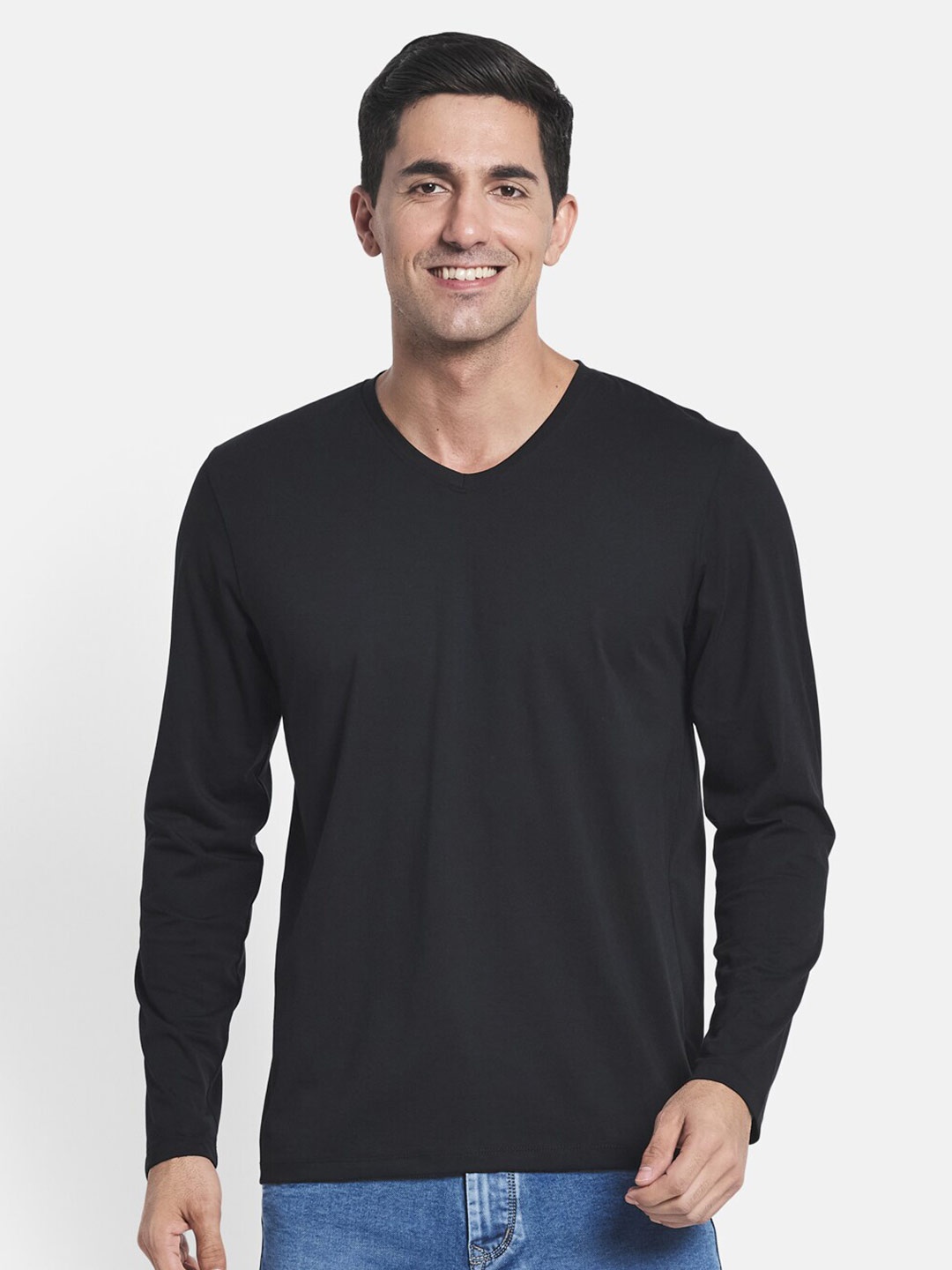 

METTLE Men Black V-Neck Regular Fit T-shirt