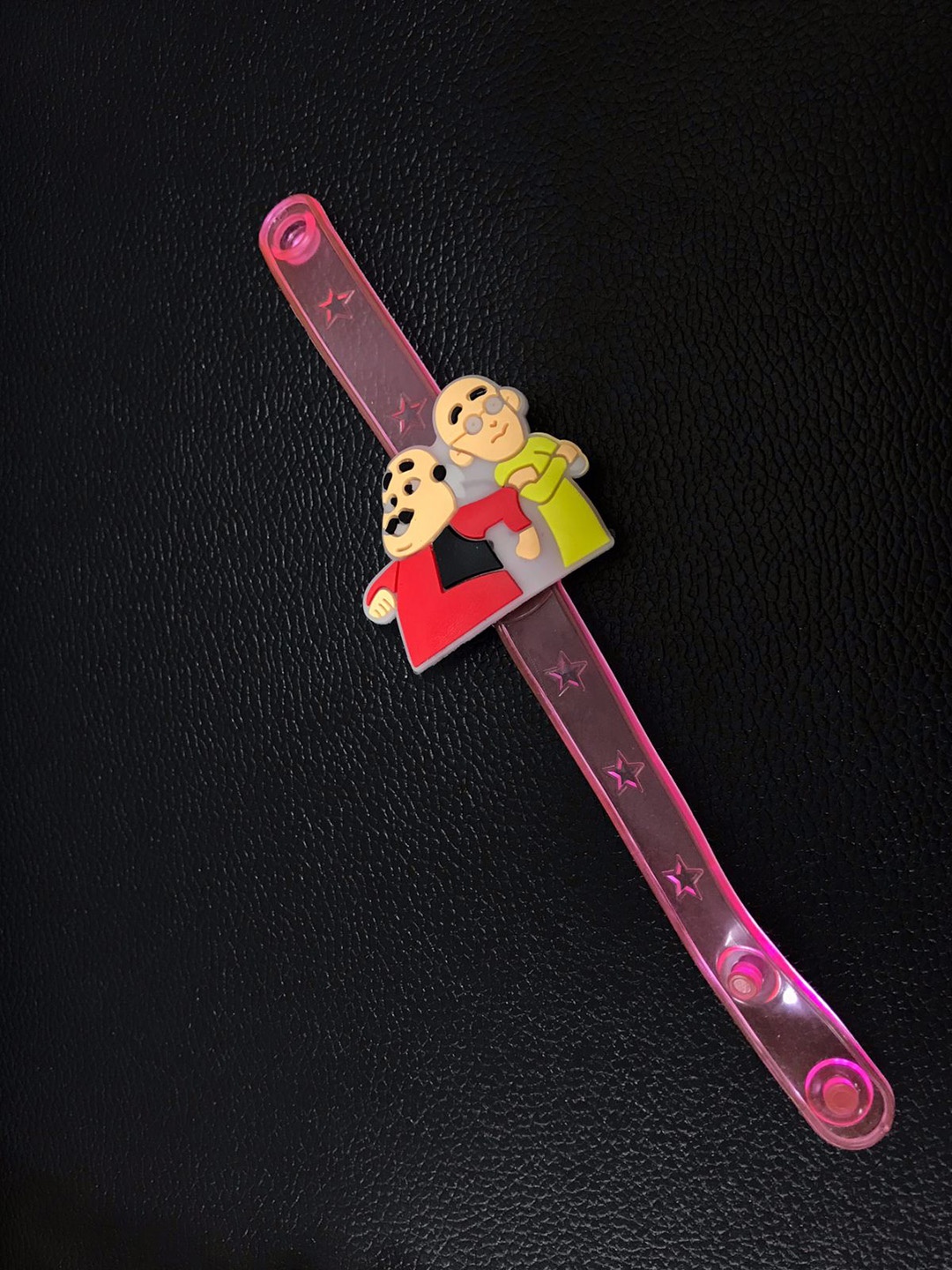 

MORKANTH JEWELLERY Boys Pink & Green Motu-Patlu Belted Rakhi