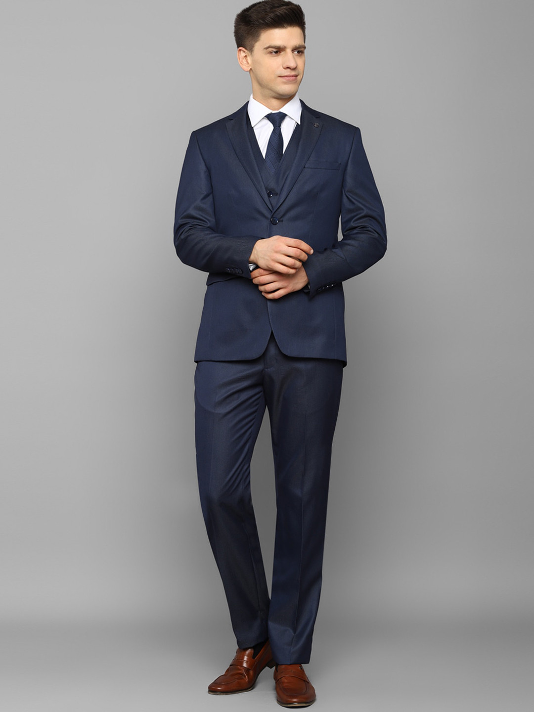 

Allen Solly Men Navy Blue Solid Single-Breasted Slim-Fit 3-Piece Formal Suit