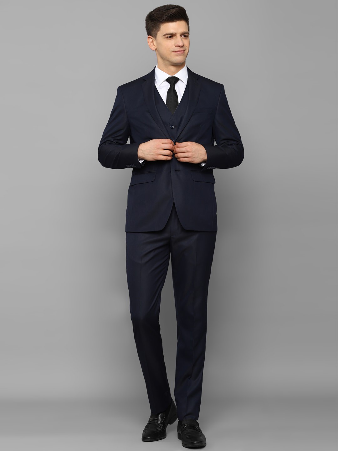 

Allen Solly Men Navy Blue Solid Single Breasted Slim Fit Suits