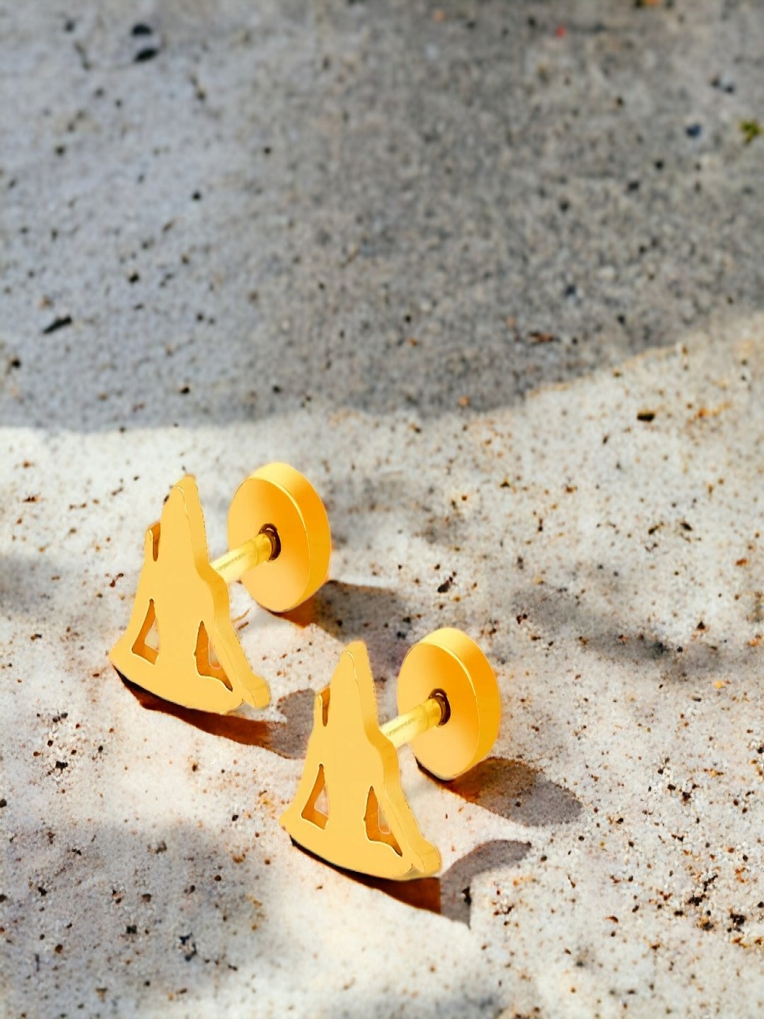 

Goldnera Gold-Toned Contemporary Studs Earrings