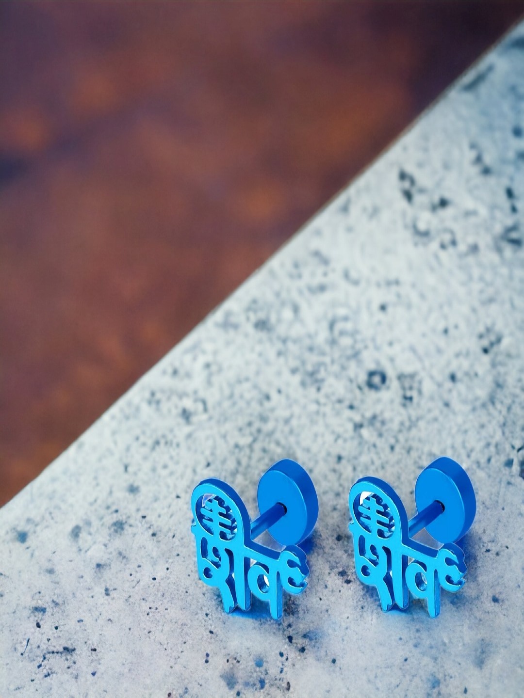 

Goldnera Men Blue Shiv Hindi Letters Ear Stud