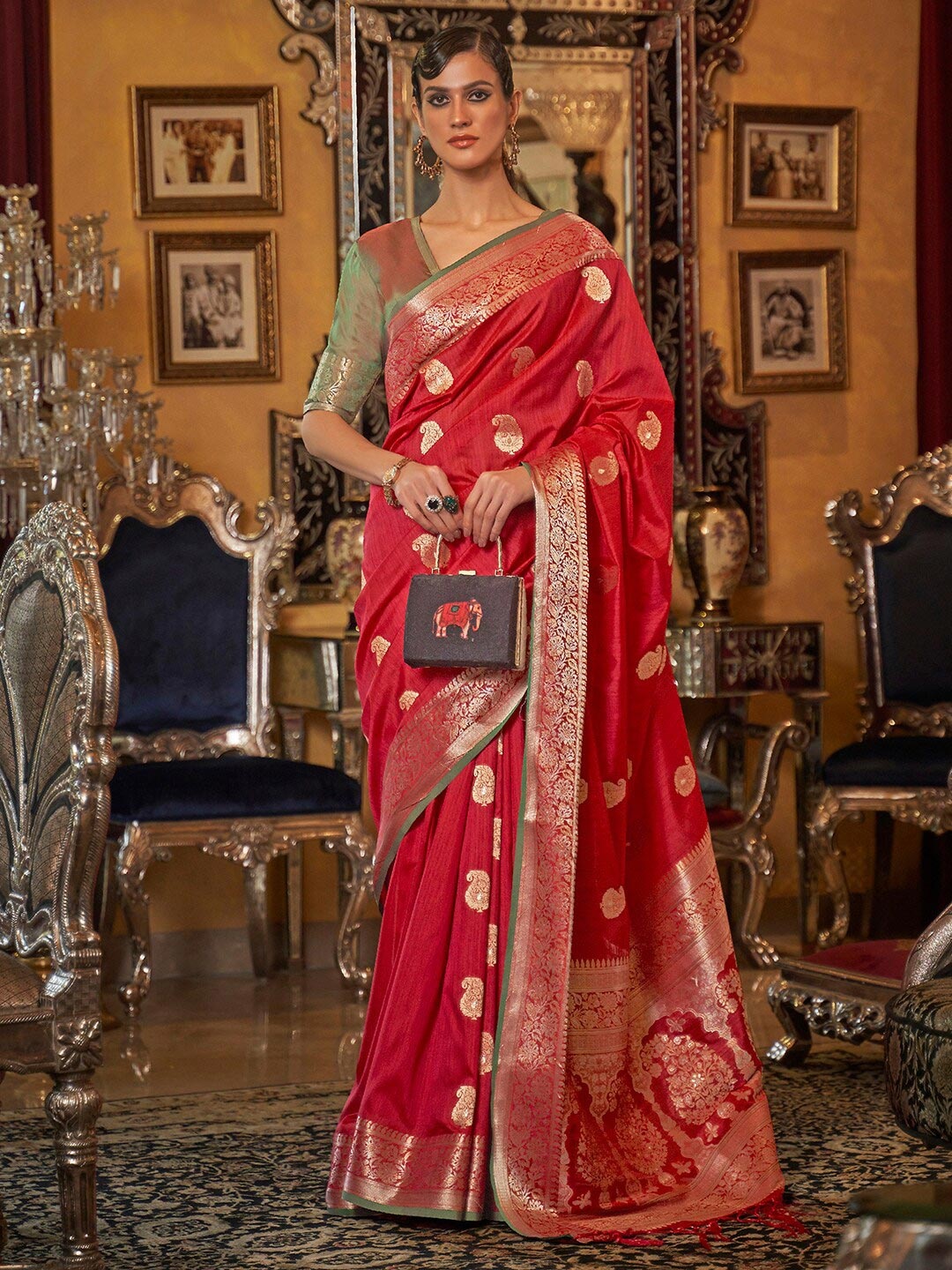 

Mitera Red & Gold-Toned Ethnic Motifs Zari Silk Blend Banarasi Saree