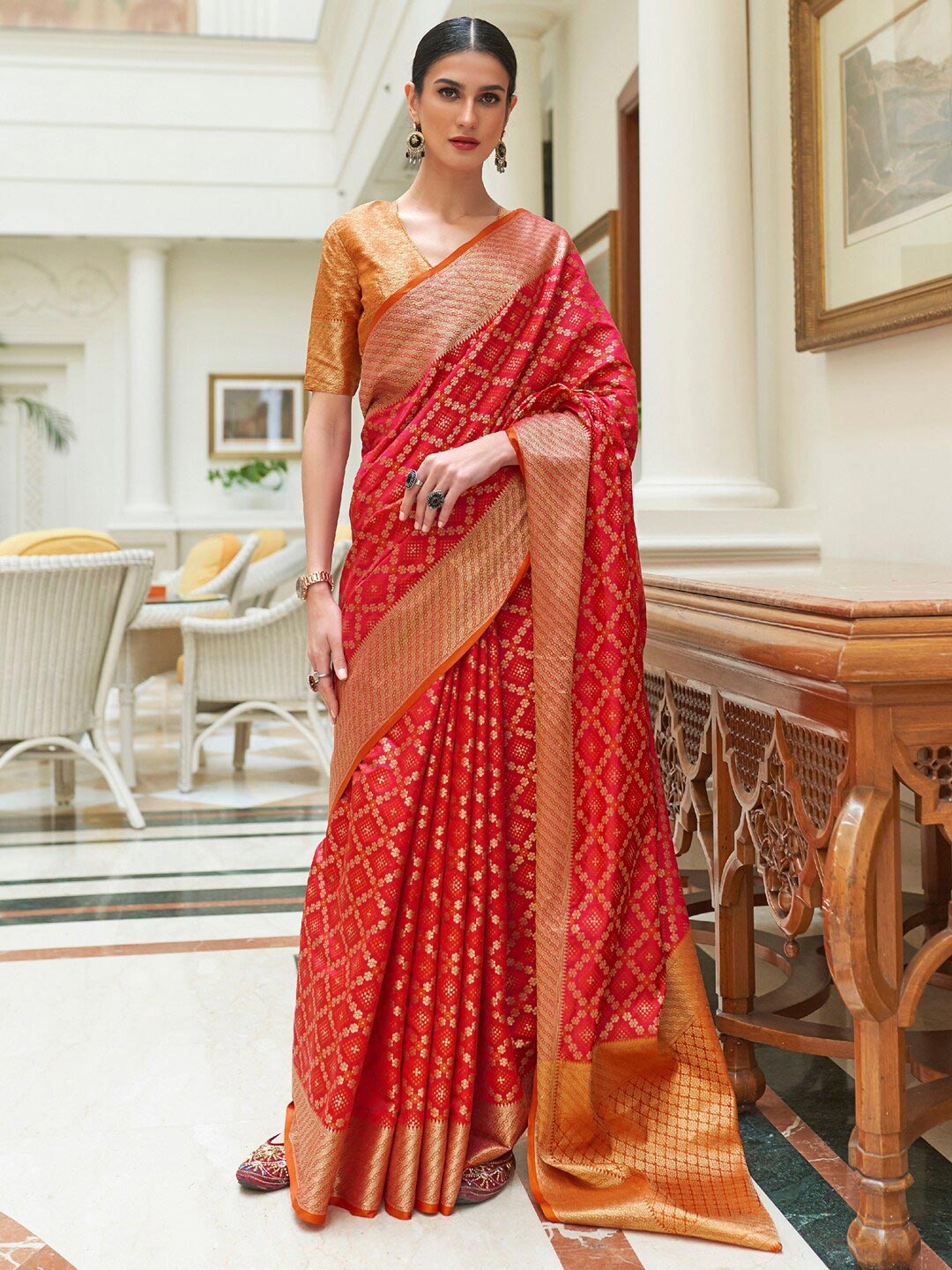 

Mitera Red & Gold-Toned Woven Design Zari Silk Blend Patola Saree