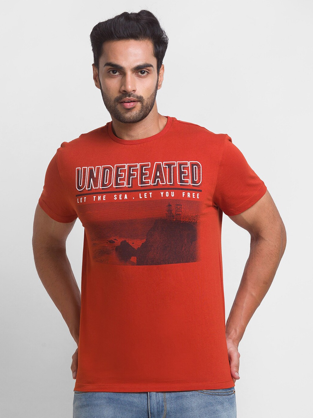 

Globus Men Rust Typography Printed T-shirt