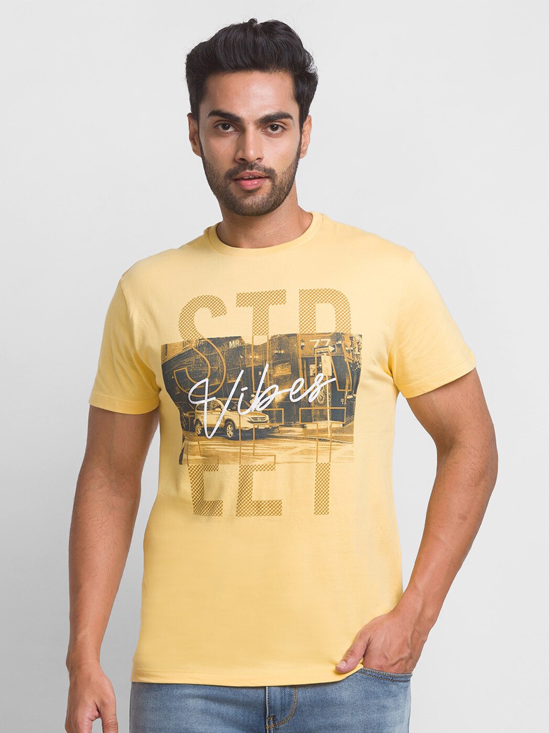 

Globus Men Yellow Typography Printed T-shirt