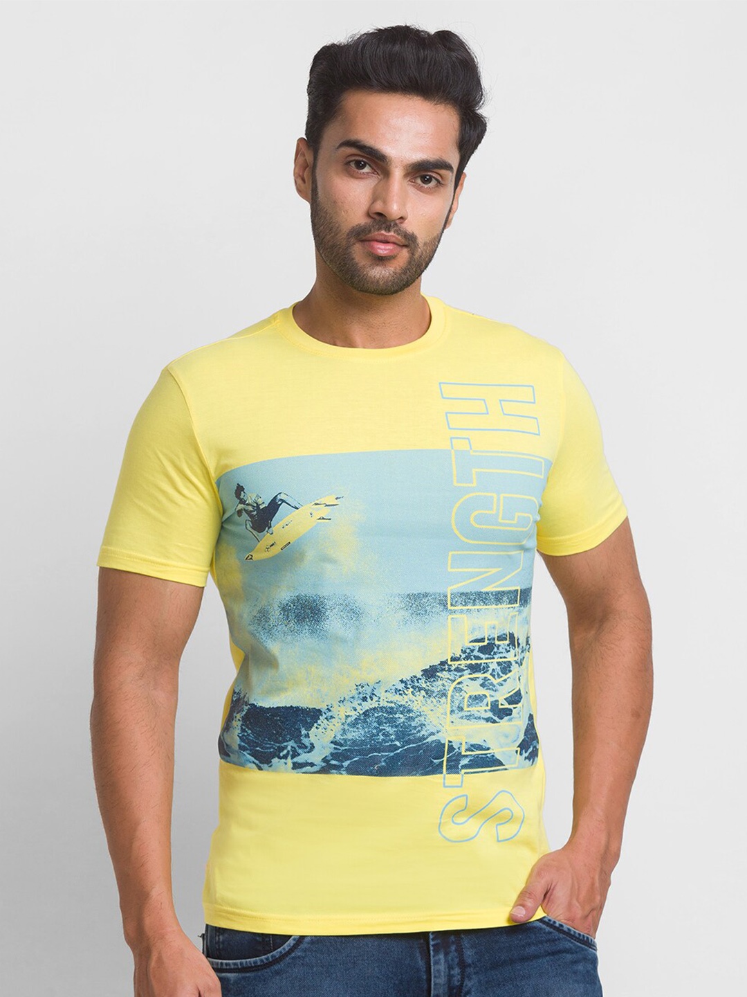 

Globus Men Yellow Printed Raw Edge Slim Fit Pure Cotton T-shirt