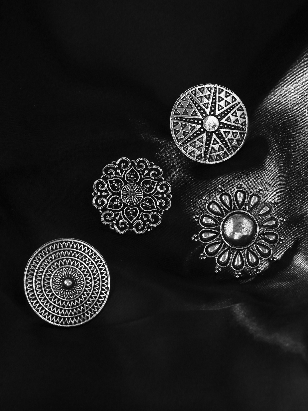 

Yellow Chimes Set Of 4 Oxidised Silver-Plated Floral Designed Finger Ring