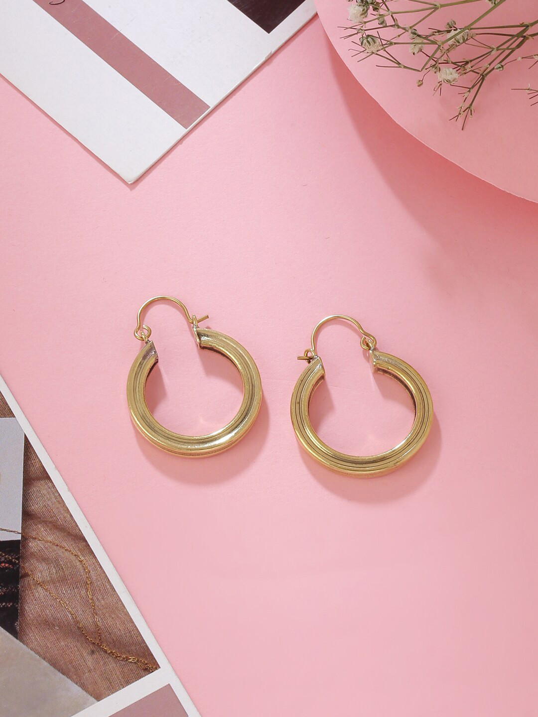 

kashwini Gold-Toned Contemporary Hoop Earrings