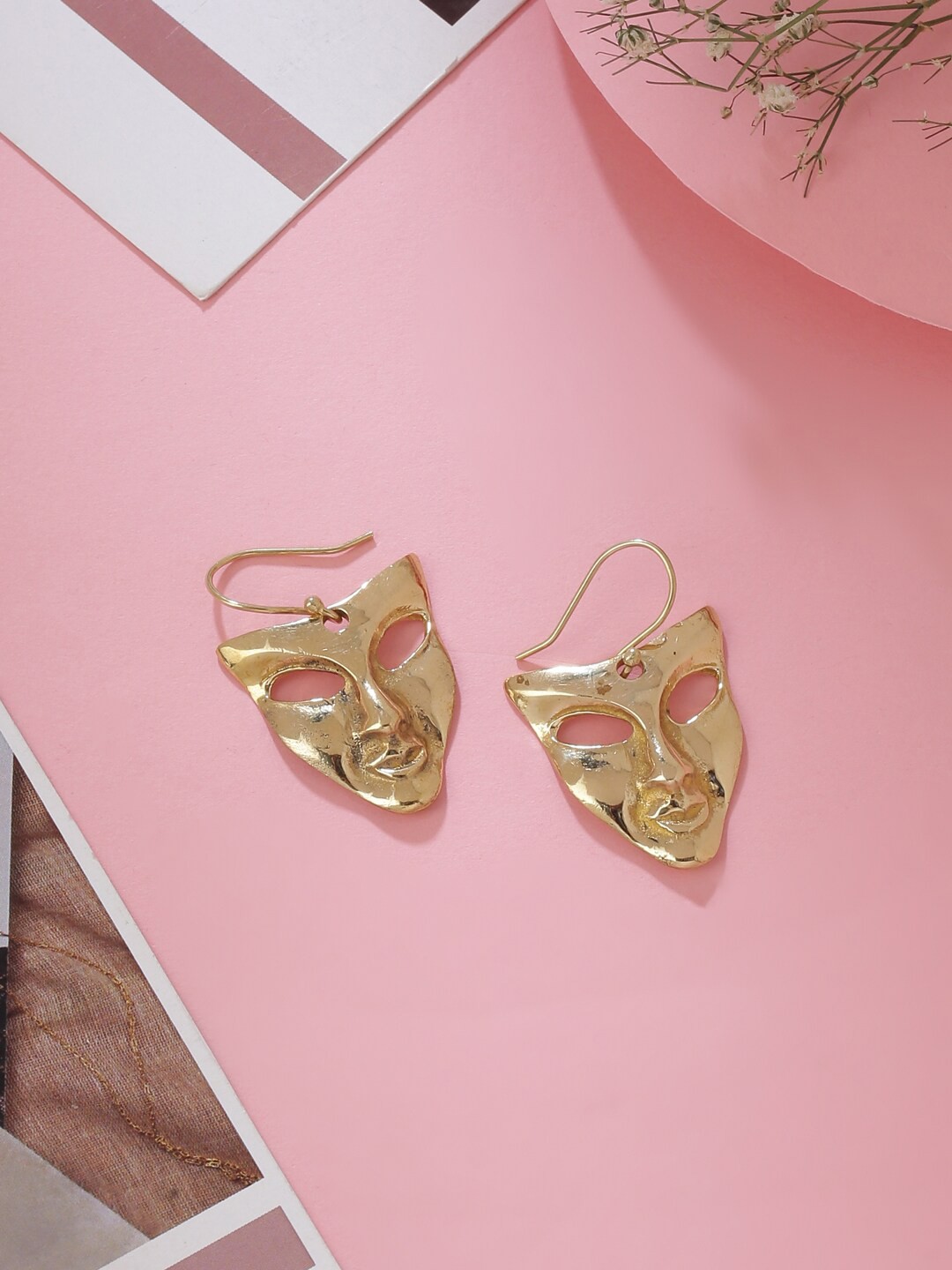 

kashwini Women Gold-Toned Contemporary Drop Earrings