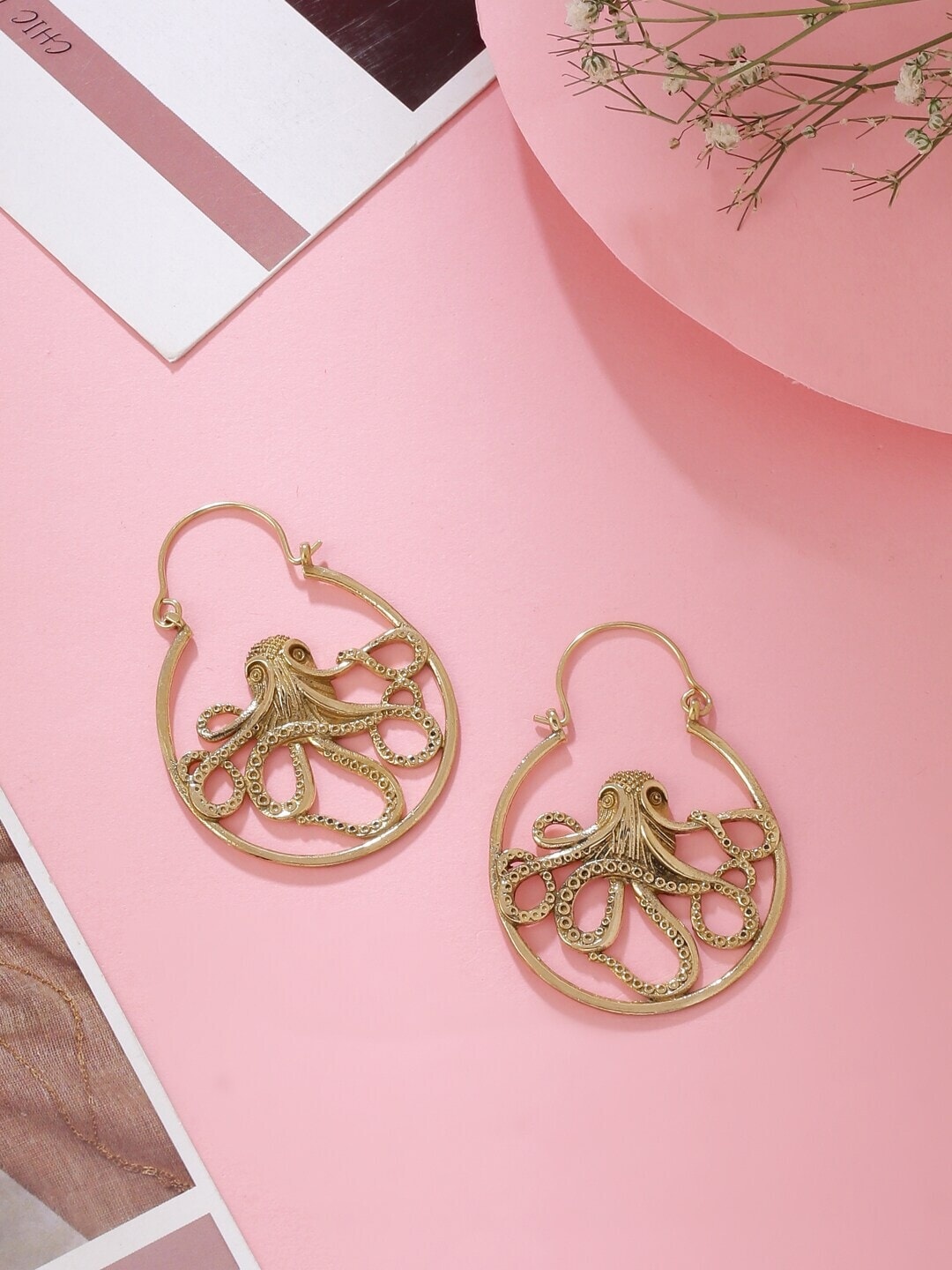 

kashwini Gold-Toned Contemporary Drop Earrings