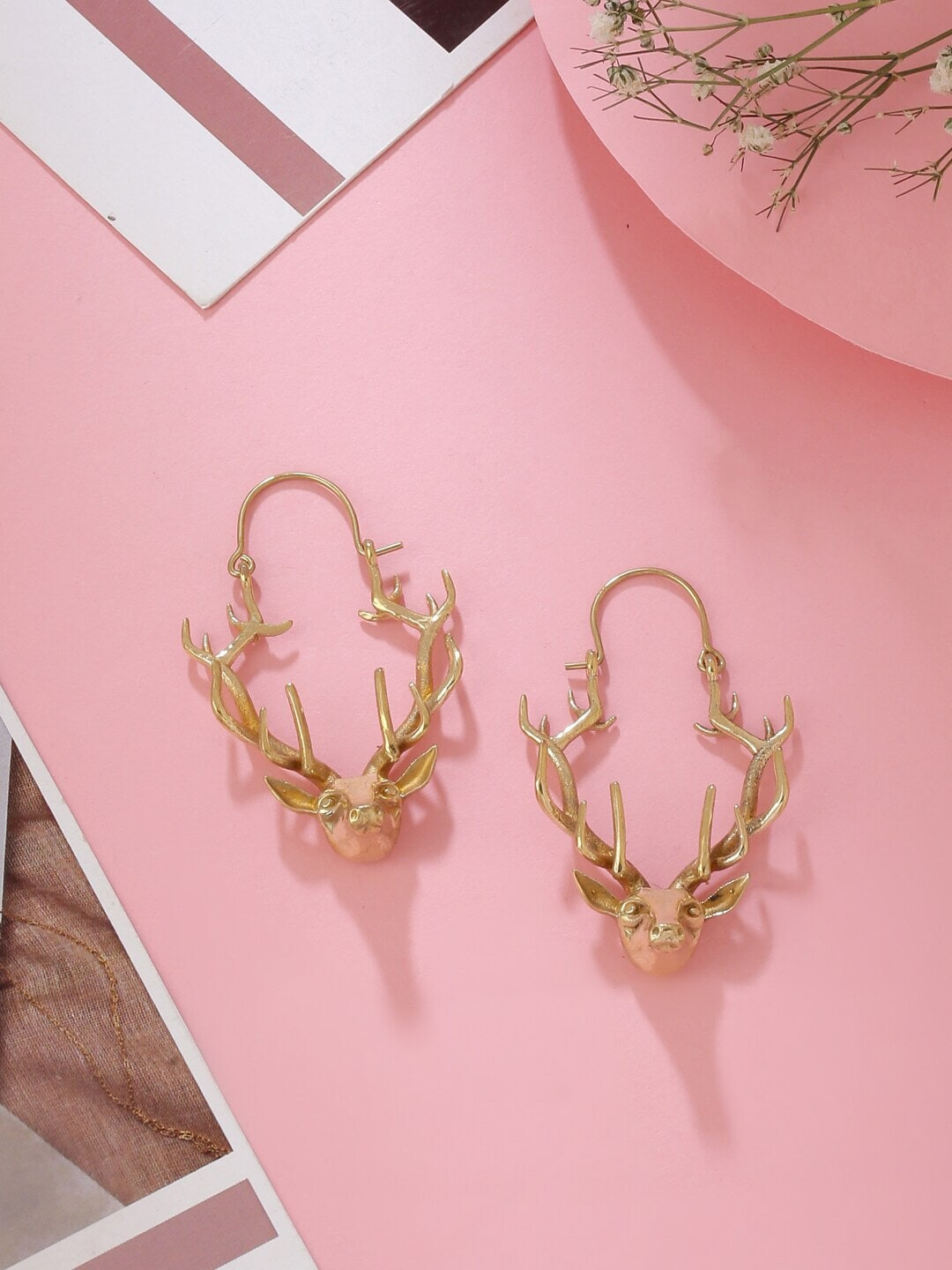 

kashwini Gold-Toned Contemporary Drop Earrings
