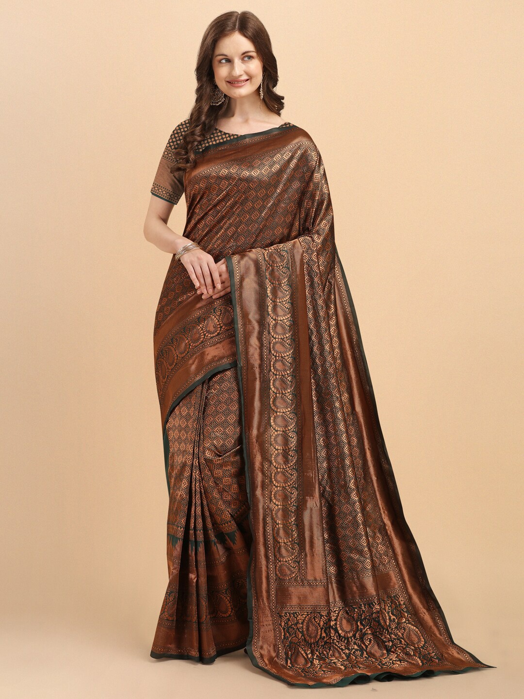 

ZIKARAA Copper-Toned & Green Paisley Zari Pure Silk Kanjeevaram Saree