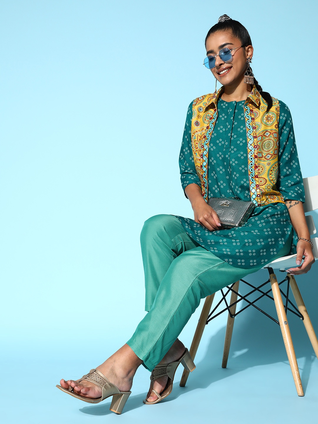 

Sangria Printed Kurta Set with Embroidered Ethnic Jacket, Green