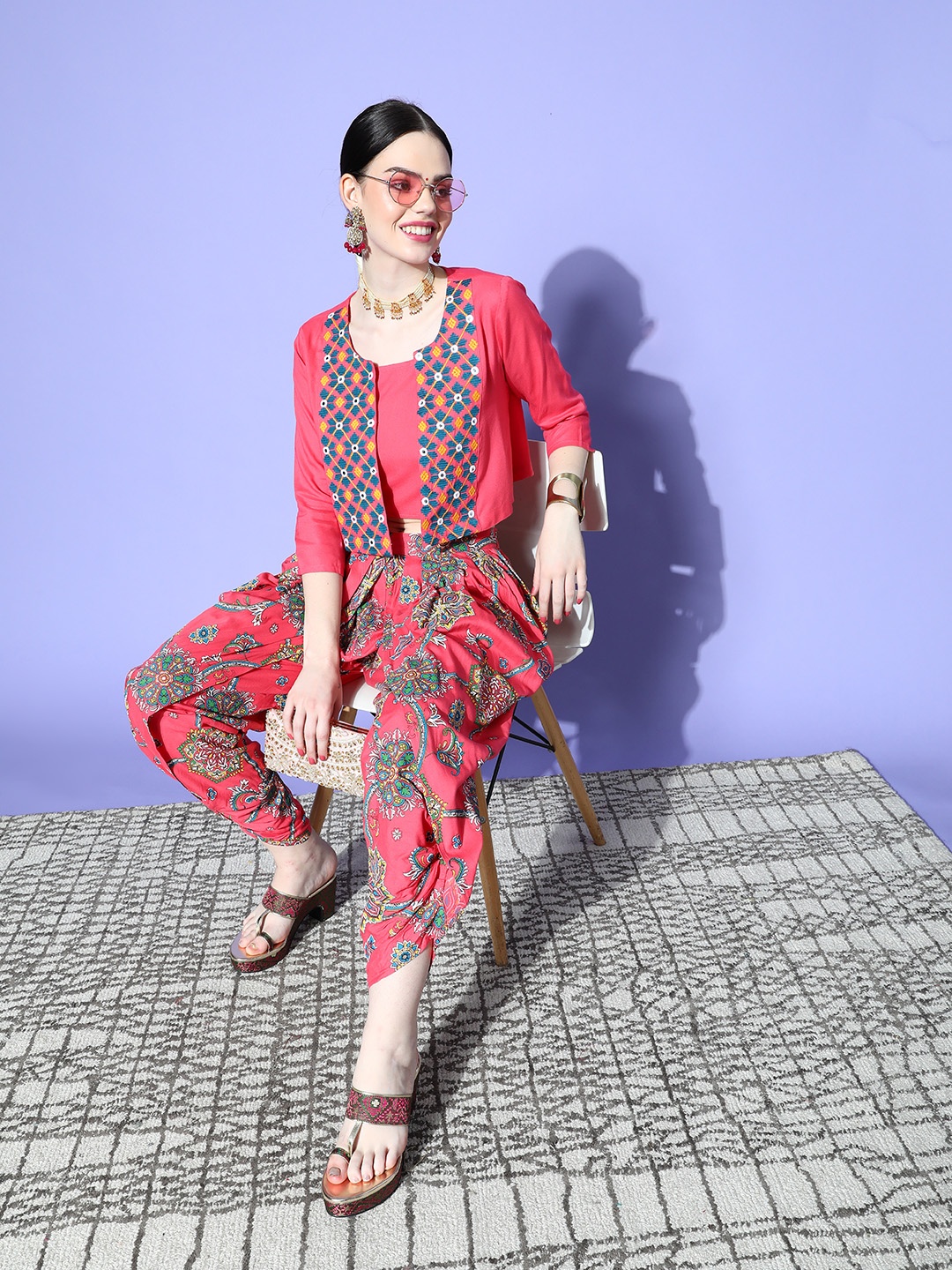 

Sangria Women Pink Solid Top with Printed Trousers