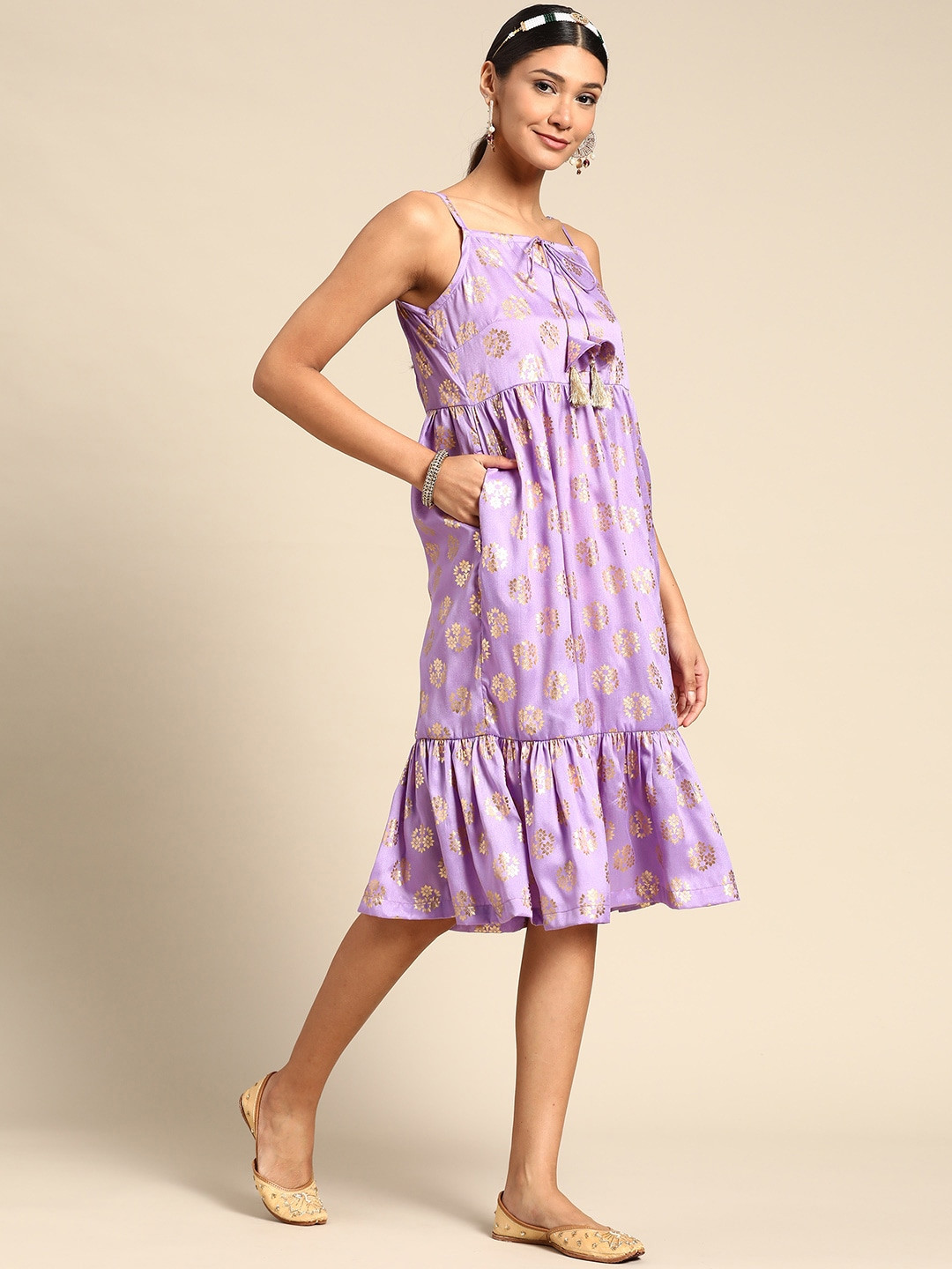 

Sangria Lavender & Gold-Toned Ethnic Motifs A-Line Dress
