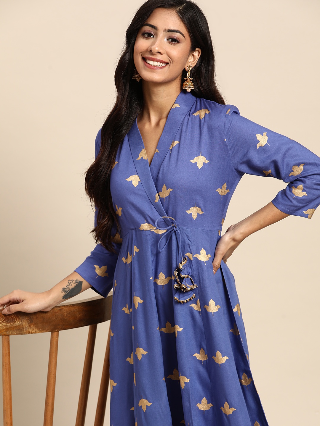

Sangria Blue & Gold-Toned Floral Ethnic Midi Wrap Dress