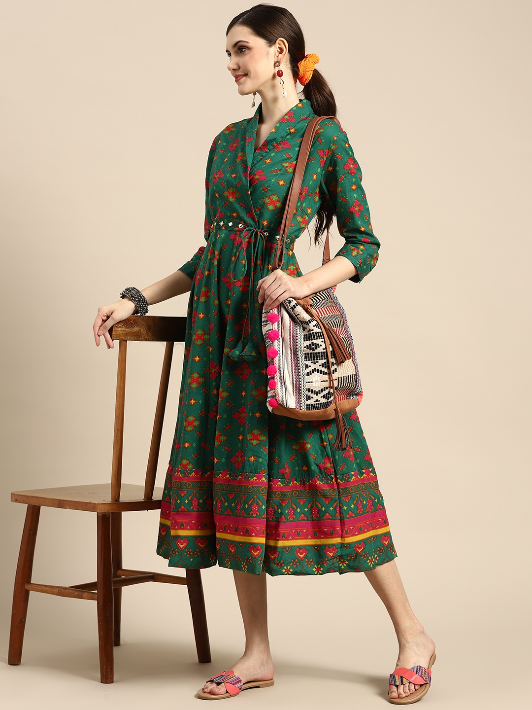 

Sangria Women Green and Pink Pure Cotton Ethnic Motifs Print Angrakha Ethnic Dress