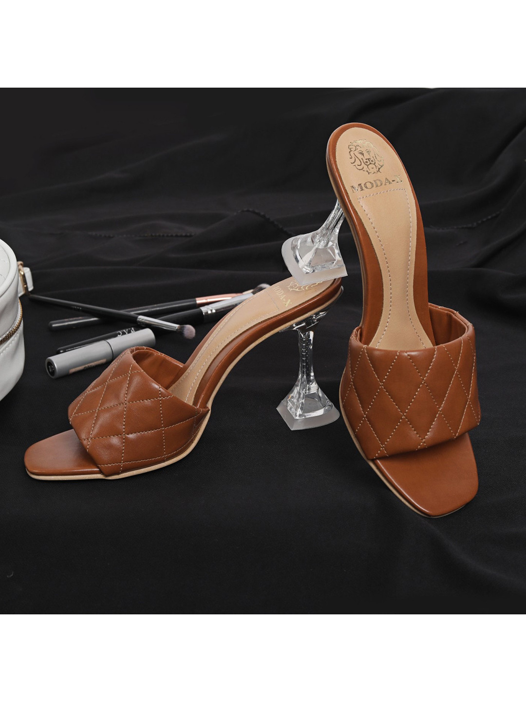 

MODA-X Women Tan Textured Block Sandals
