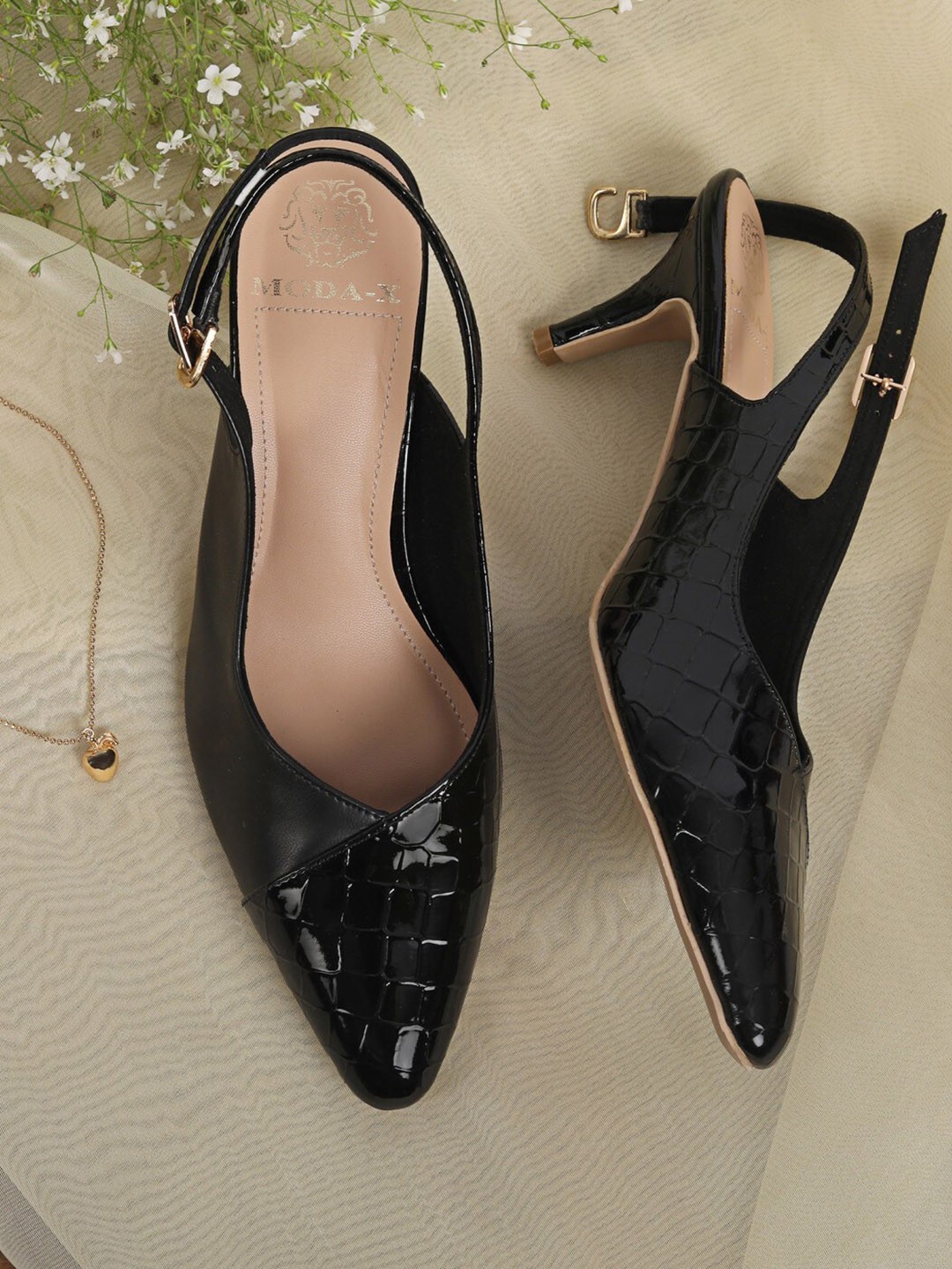 

MODA-X Black Textured Pumps