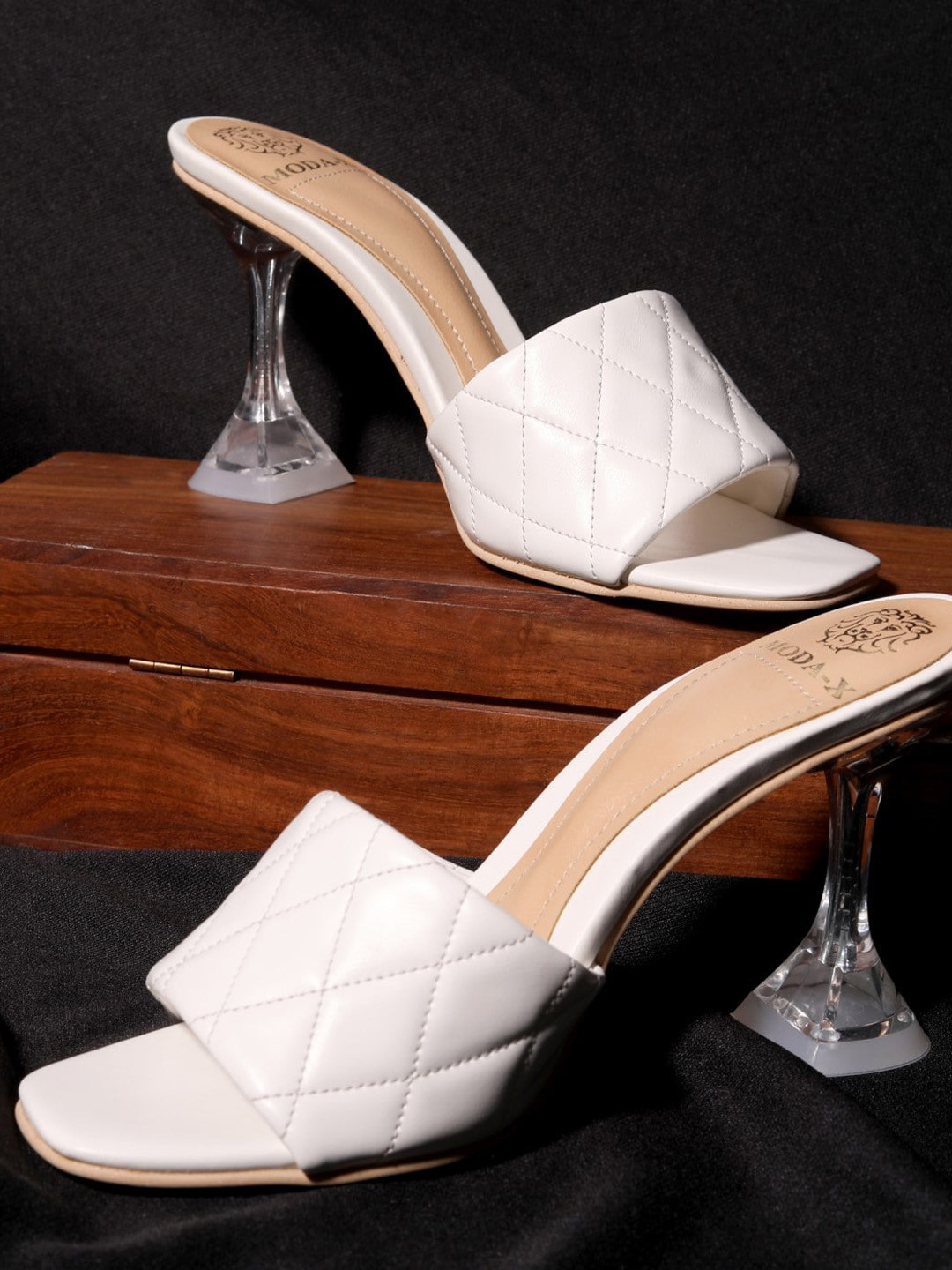 

MODA-X White & Beige Printed Kitten Mules