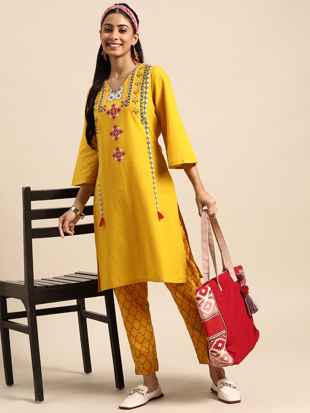 

Sangria Women Mustard Yellow Ethnic Motifs Printed Pure Cotton Kurta with Trousers
